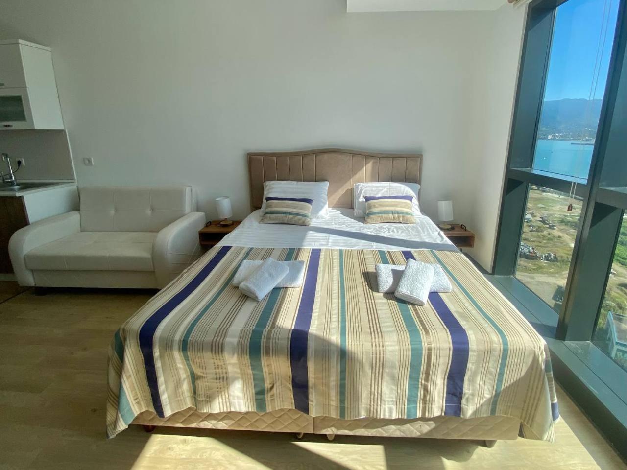 Apartments With Sea And Mountain Views, Portа Batumi Tower Bagian luar foto